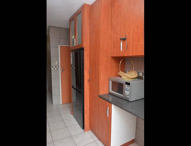 1 BEDROOM PROPERTY TO RENT IN BRAAMFONTEIN